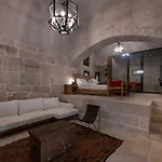 Kervansaray Museum Hotel *