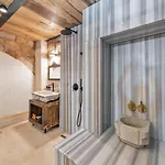 Kervansaray Museum Hotel *