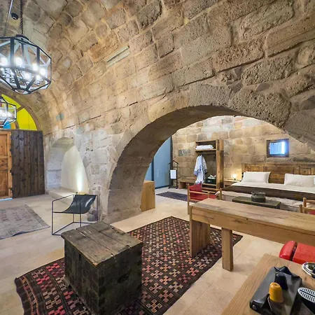 Kervansaray Museum Hotel *